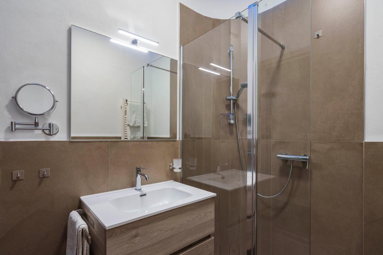 Lake Apartment Primea Сирмионе Экстерьер фото
