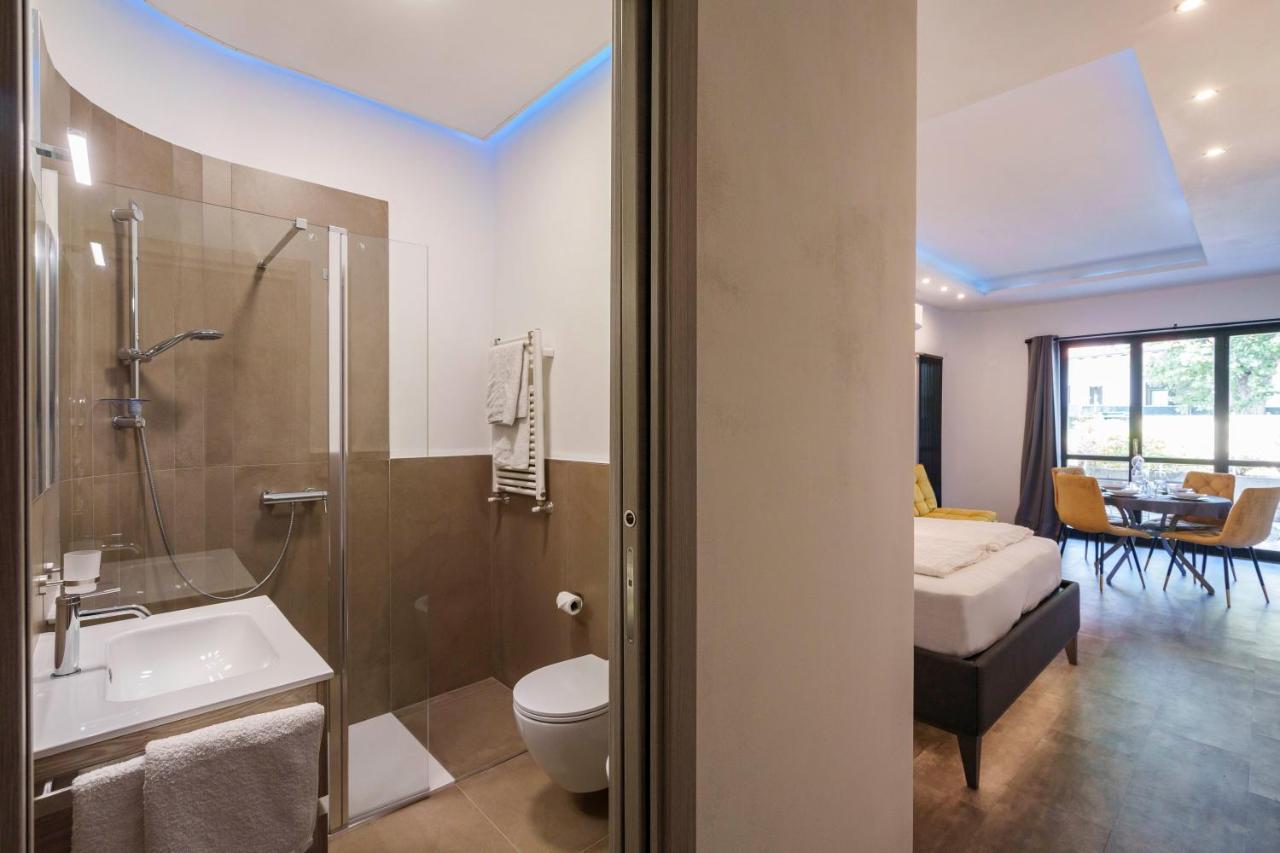 Lake Apartment Primea Сирмионе Экстерьер фото