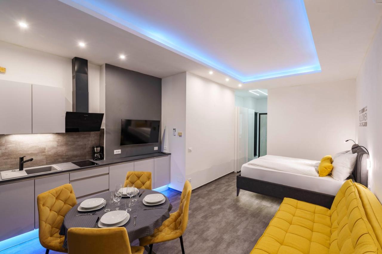 Lake Apartment Primea Сирмионе Экстерьер фото