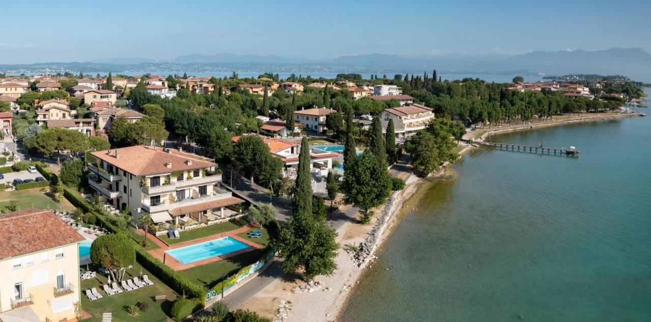 Lake Apartment Primea Сирмионе Экстерьер фото