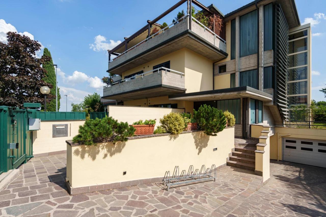 Lake Apartment Primea Сирмионе Экстерьер фото